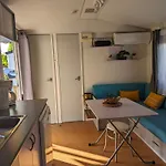 Mobilhome Avec Piscine- A 10 Minutes مكان تخييم *
