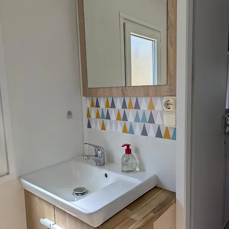 Mobilhome Avec Piscine- A 10 Minutes Saint Aygulf